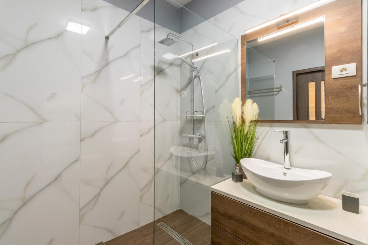 Modern Downtown Apartment Kluż-Napoka Zewnętrze zdjęcie